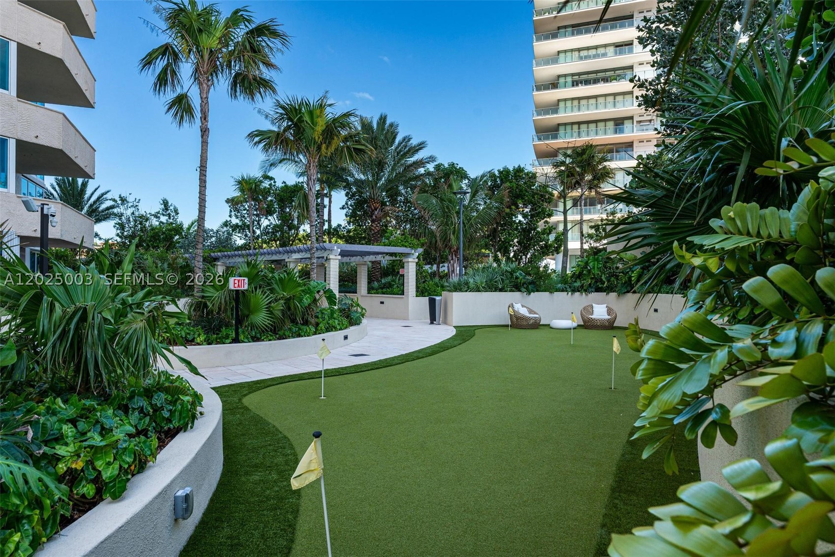 300 S Pointe Dr #1001, Miami Beach FL 33139