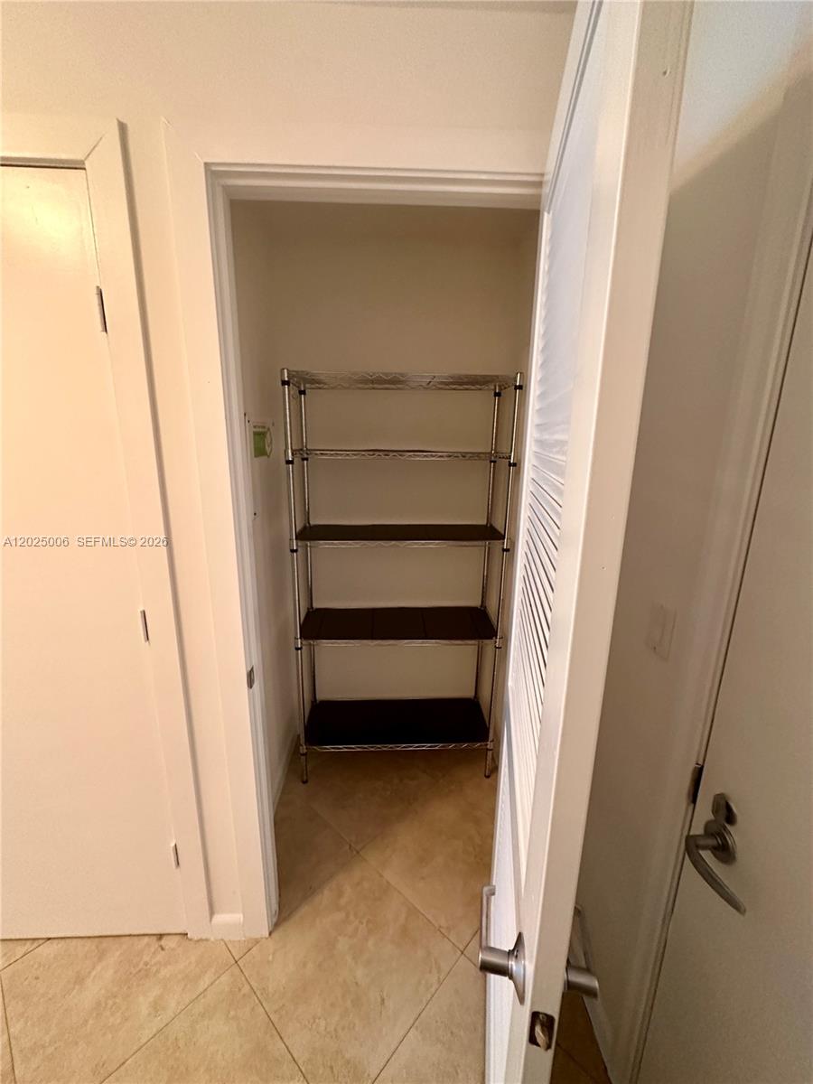 1060 Brickell Ave #2515, Miami FL 33131