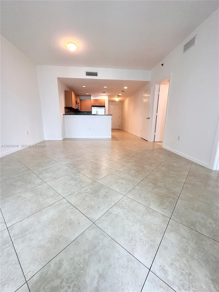 1060 Brickell Ave #2515, Miami FL 33131