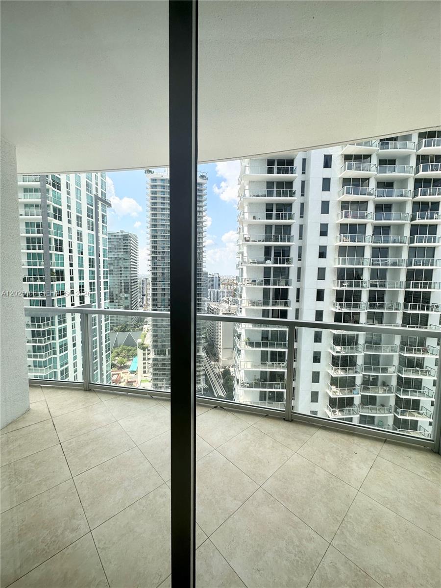 1060 Brickell Ave #2515, Miami FL 33131