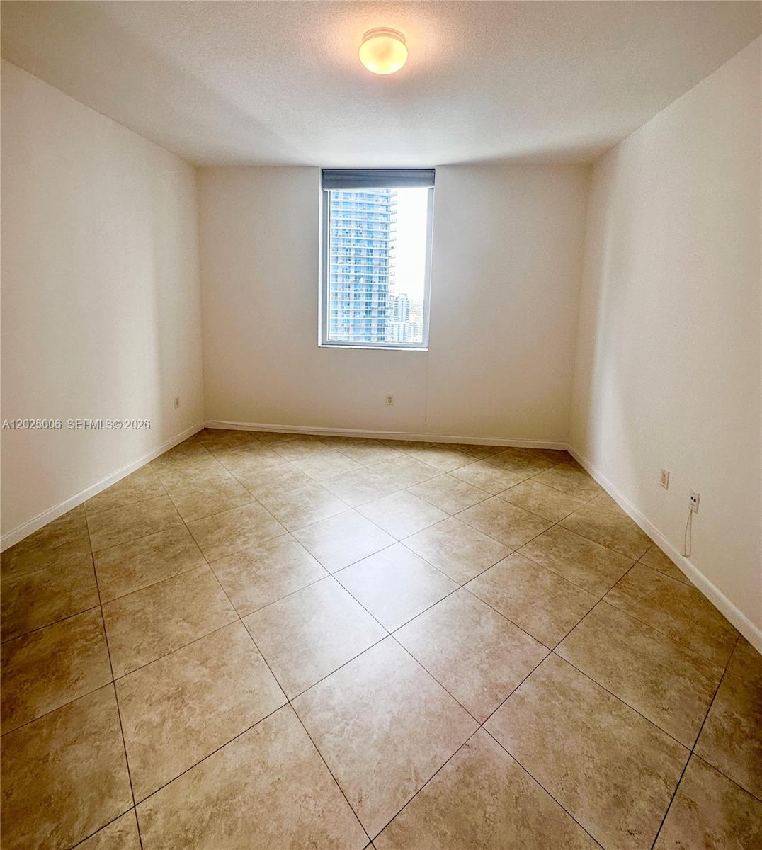 1060 Brickell Ave #2515, Miami FL 33131