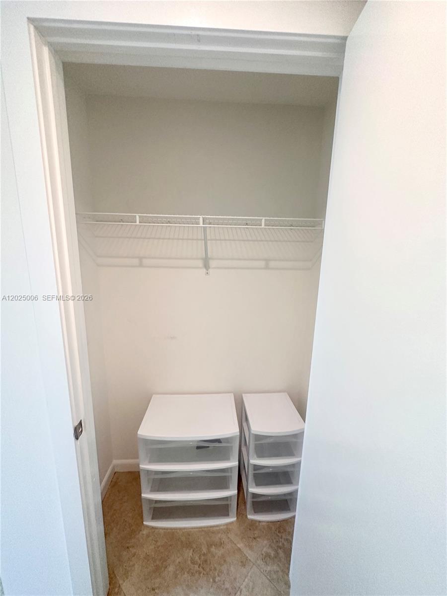 1060 Brickell Ave #2515, Miami FL 33131