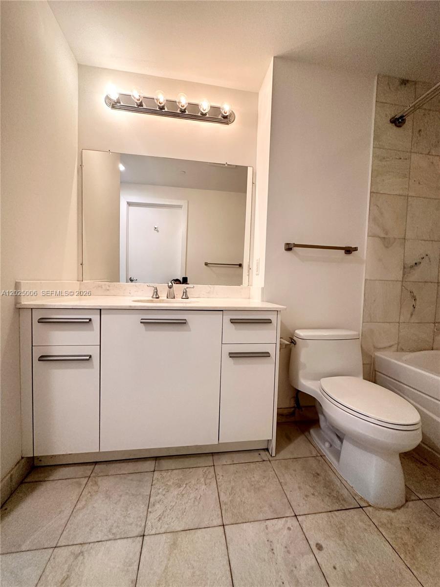 1060 Brickell Ave #2515, Miami FL 33131