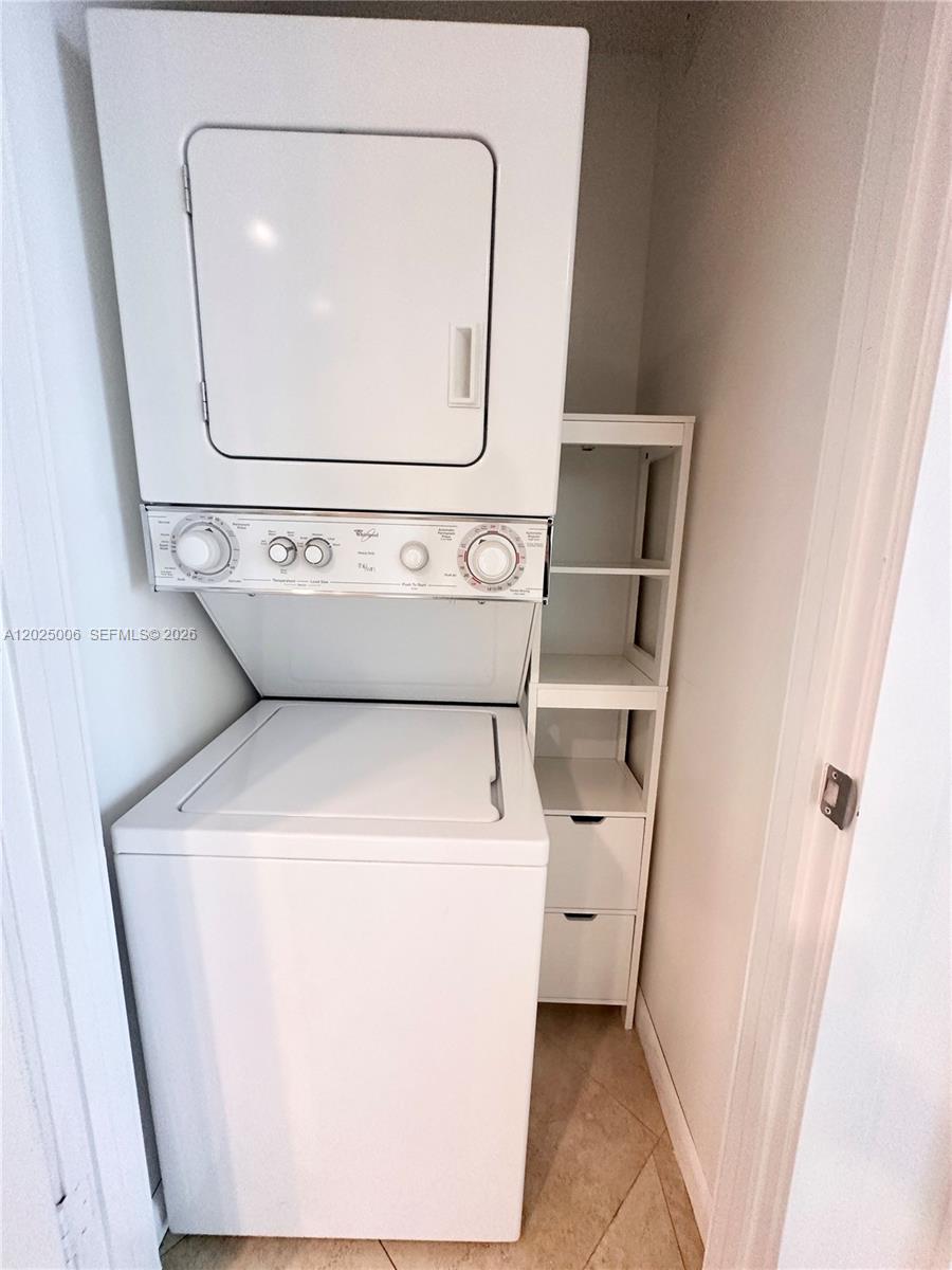 1060 Brickell Ave #2515, Miami FL 33131