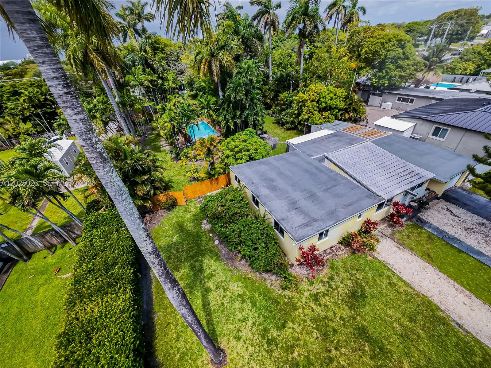 548 East Dr, Miami Springs FL 33166