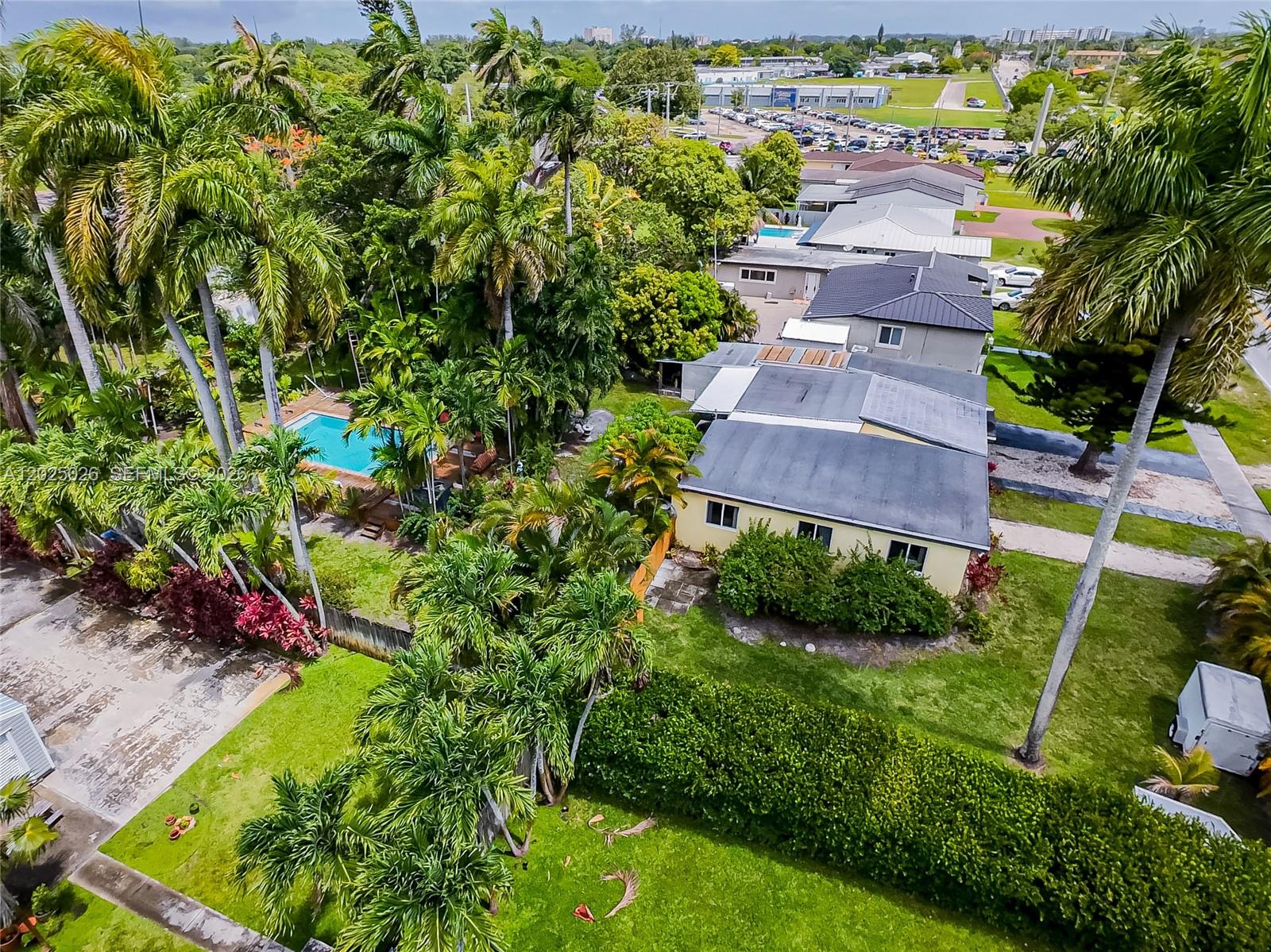 548 East Dr, Miami Springs FL 33166