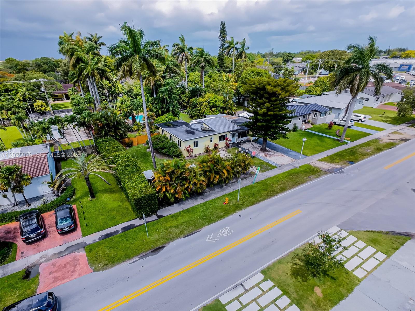 548 East Dr, Miami Springs FL 33166