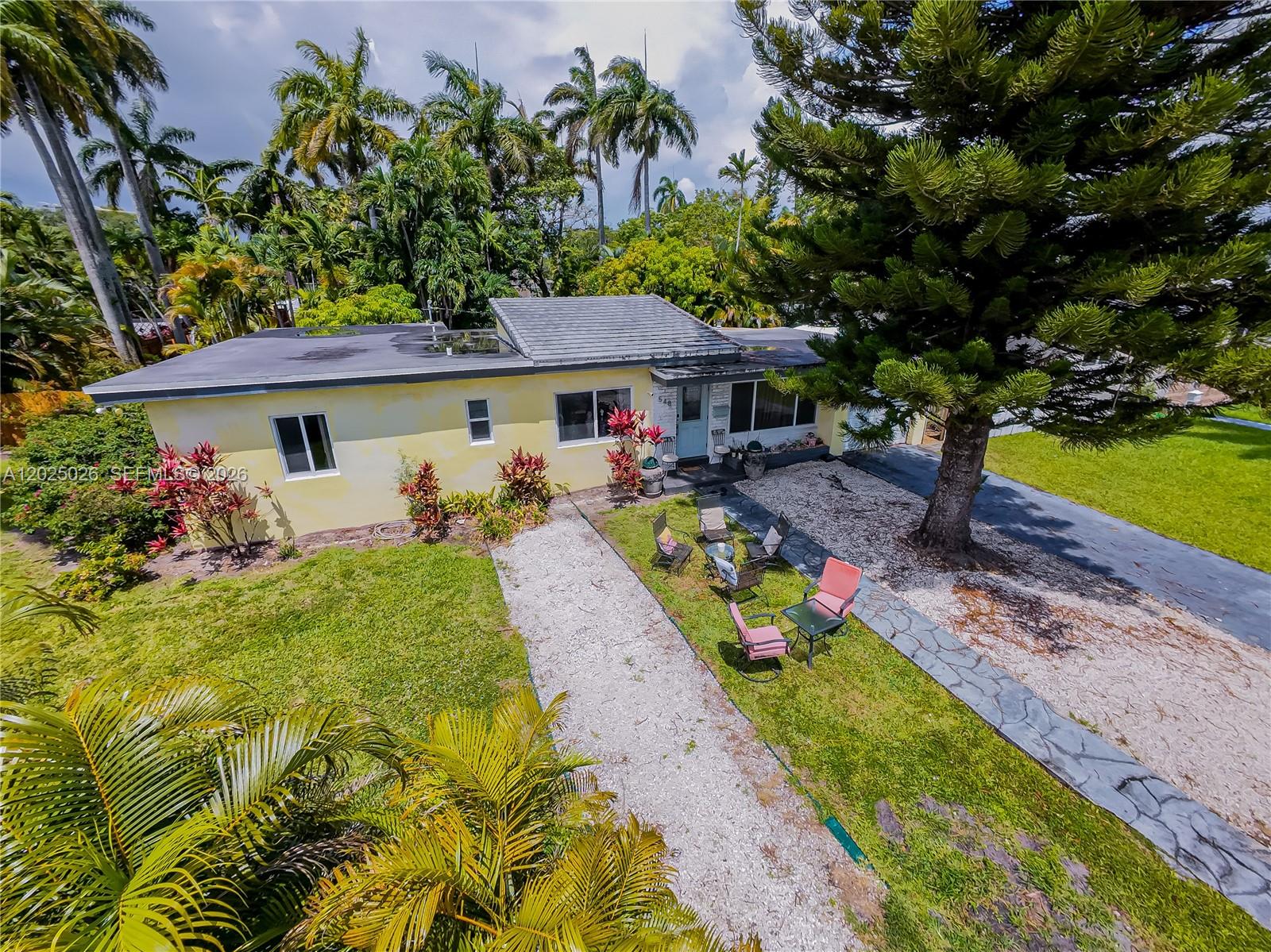 548 East Dr, Miami Springs FL 33166