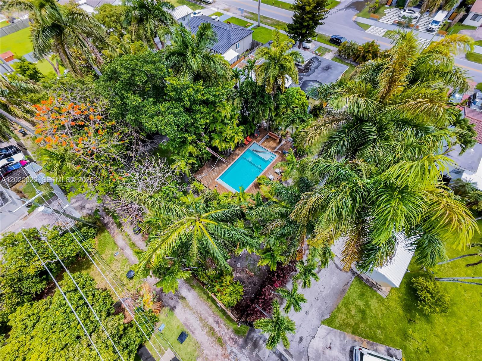 548 East Dr, Miami Springs FL 33166