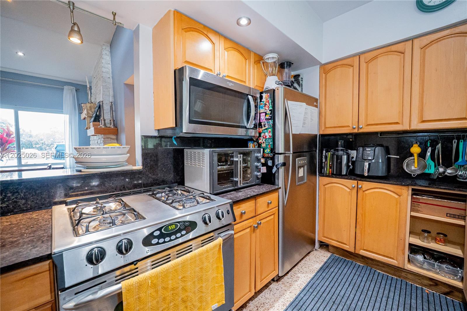 548 East Dr, Miami Springs FL 33166
