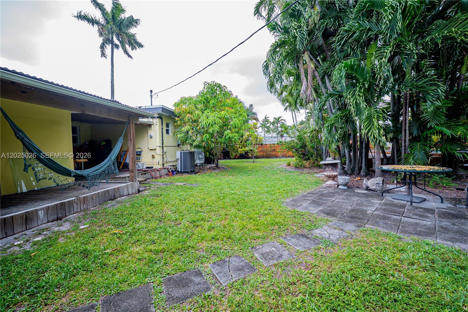 548 East Dr, Miami Springs FL 33166