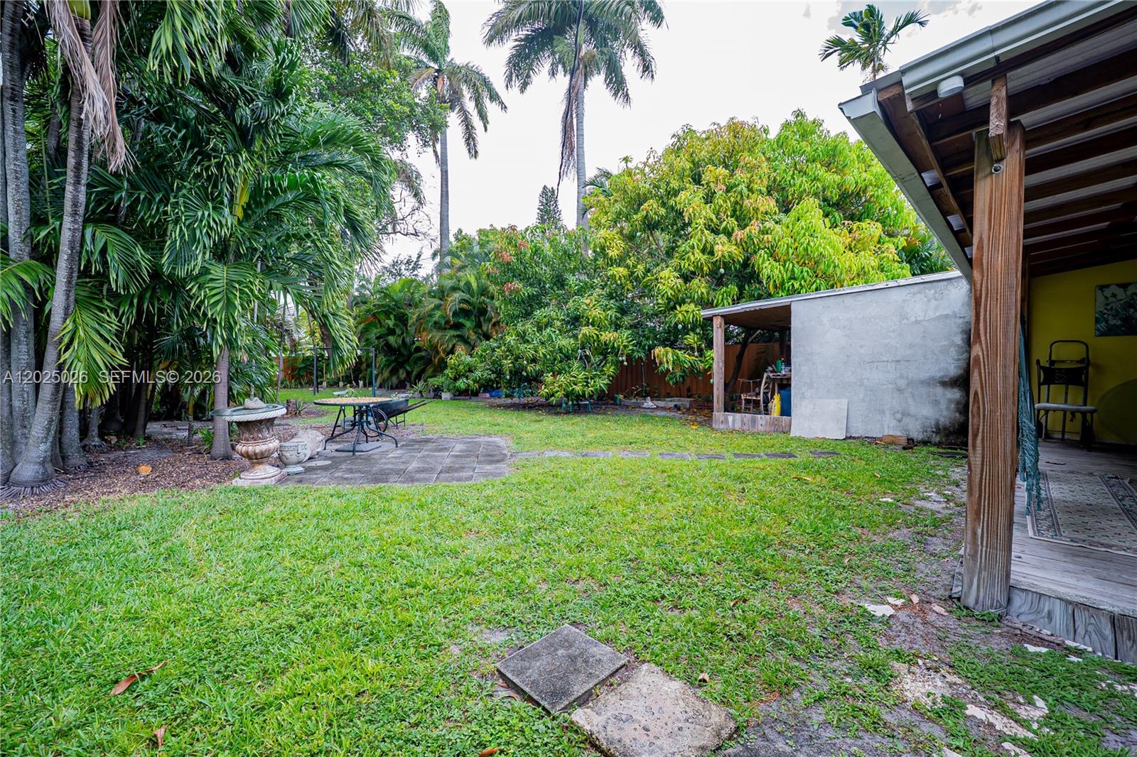 548 East Dr, Miami Springs FL 33166