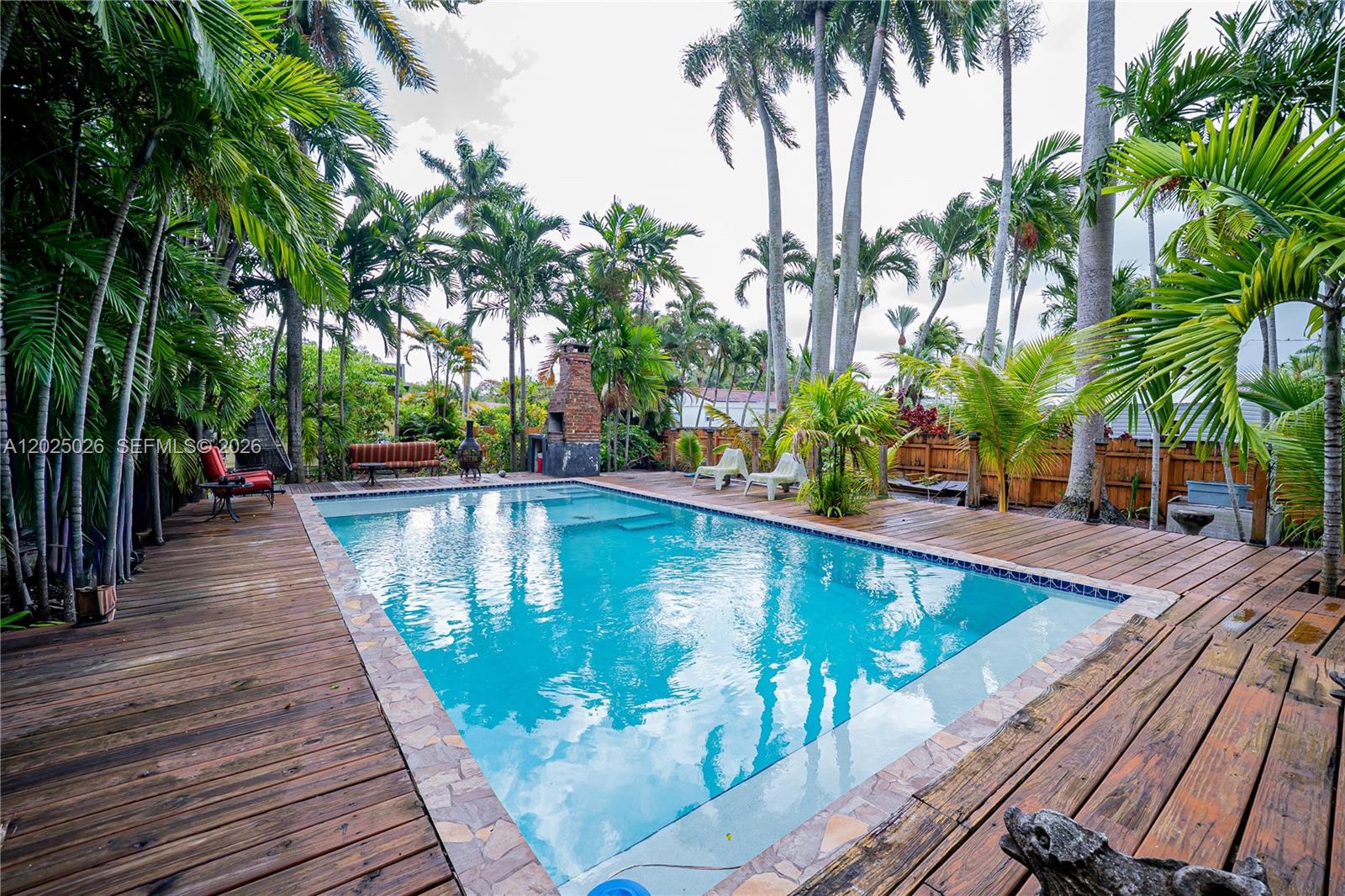 548 East Dr, Miami Springs FL 33166