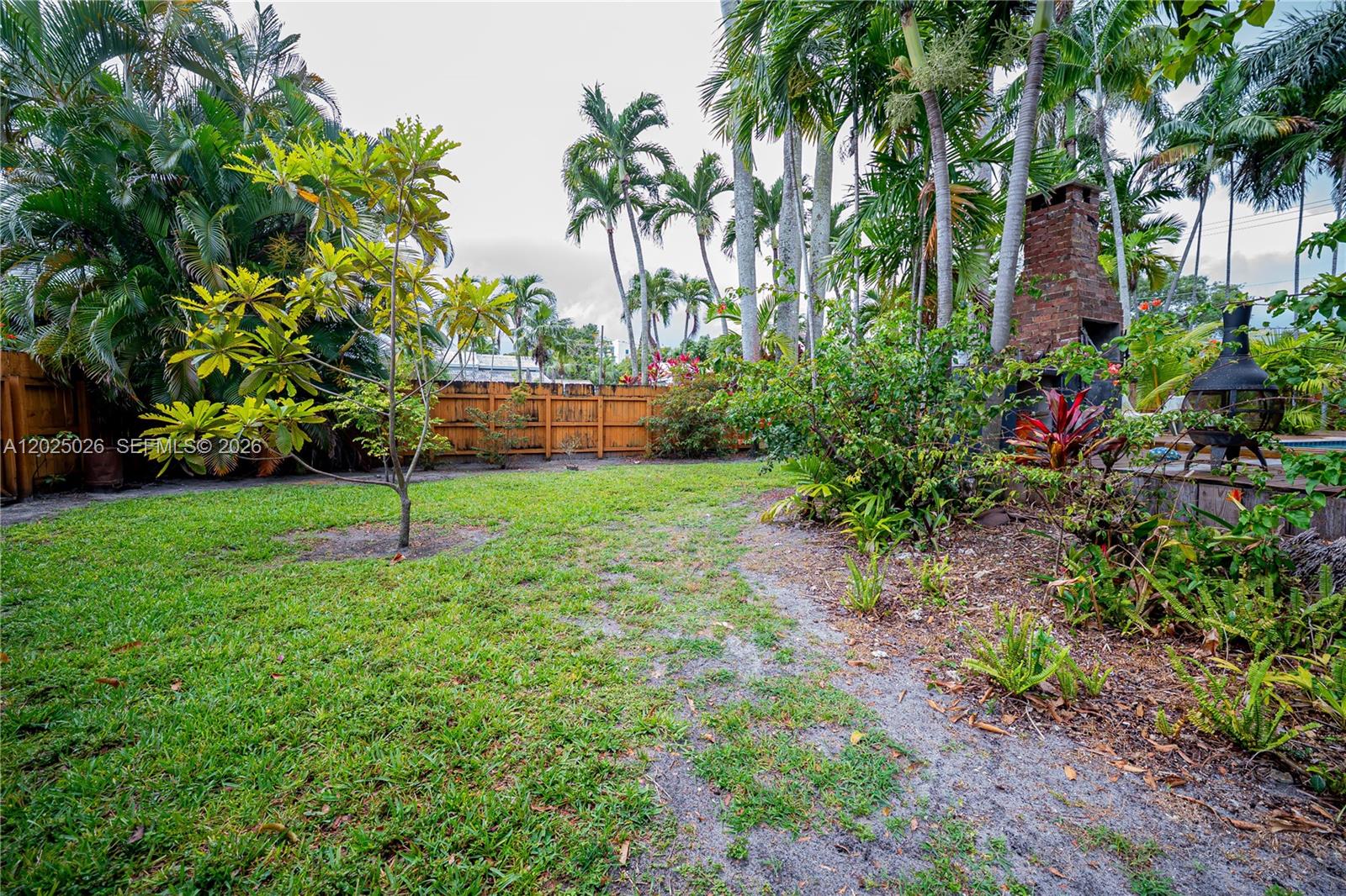 548 East Dr, Miami Springs FL 33166