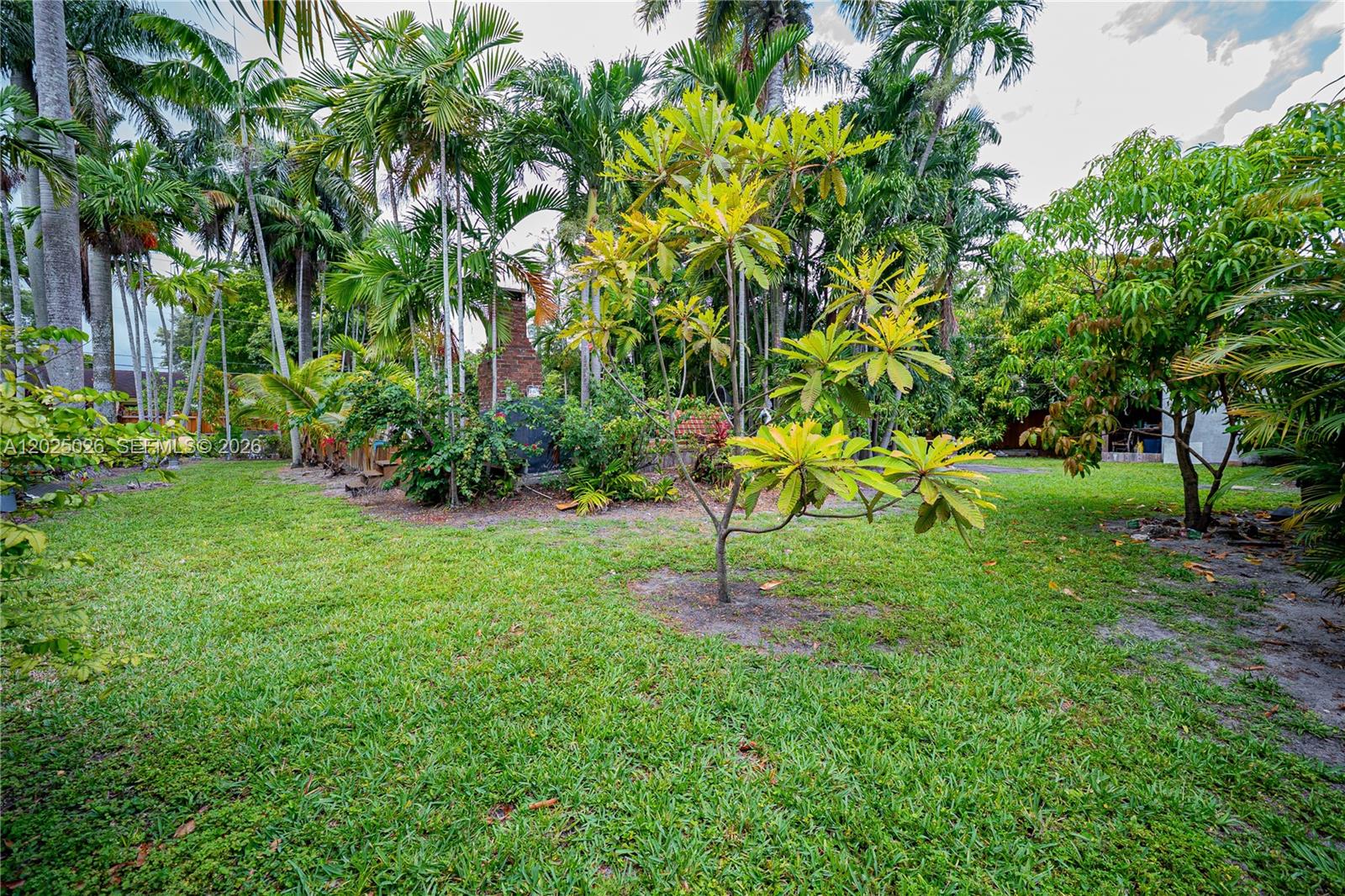 548 East Dr, Miami Springs FL 33166
