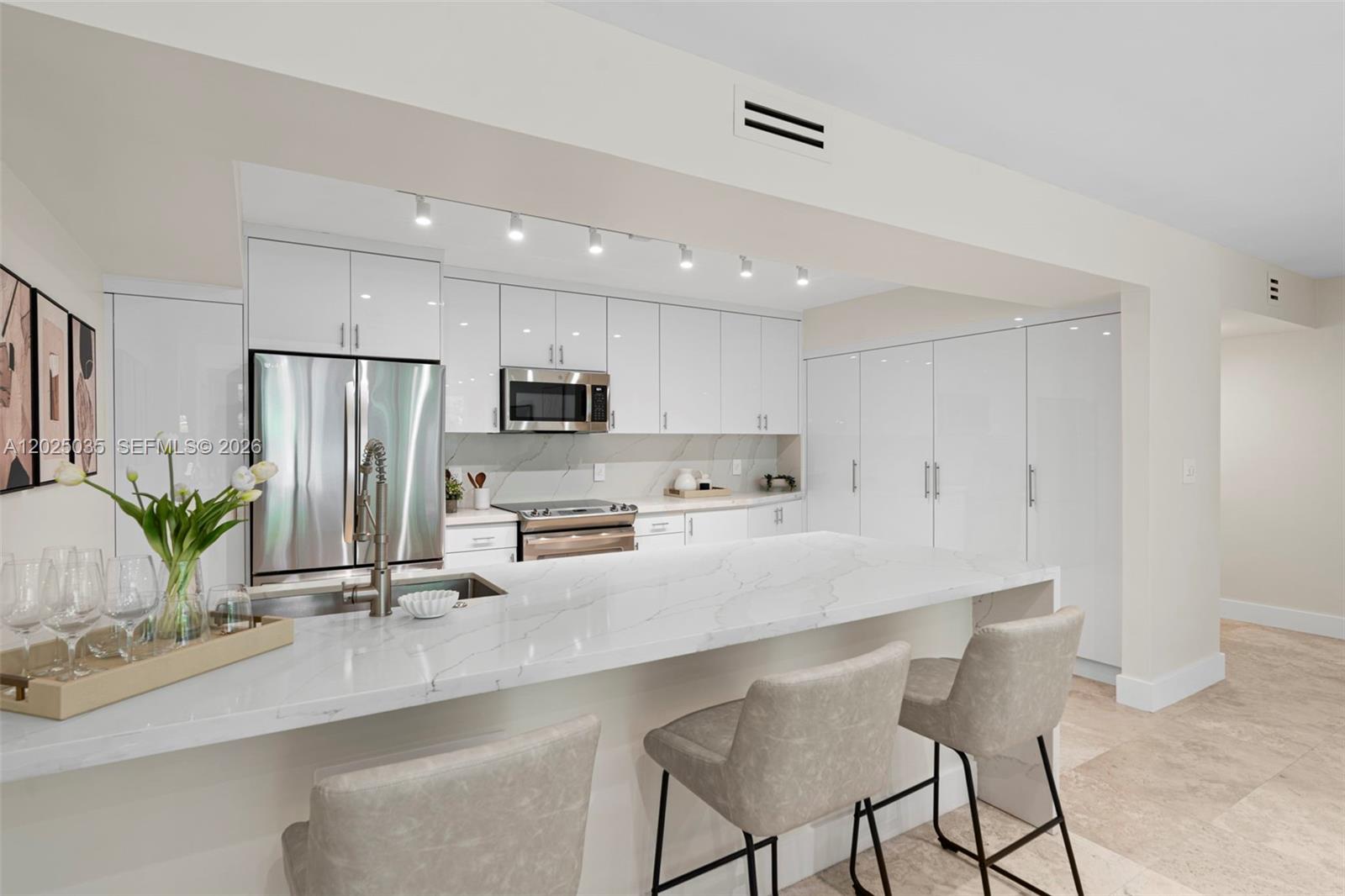 155 Ocean Lane Dr #205, Key Biscayne FL 33149