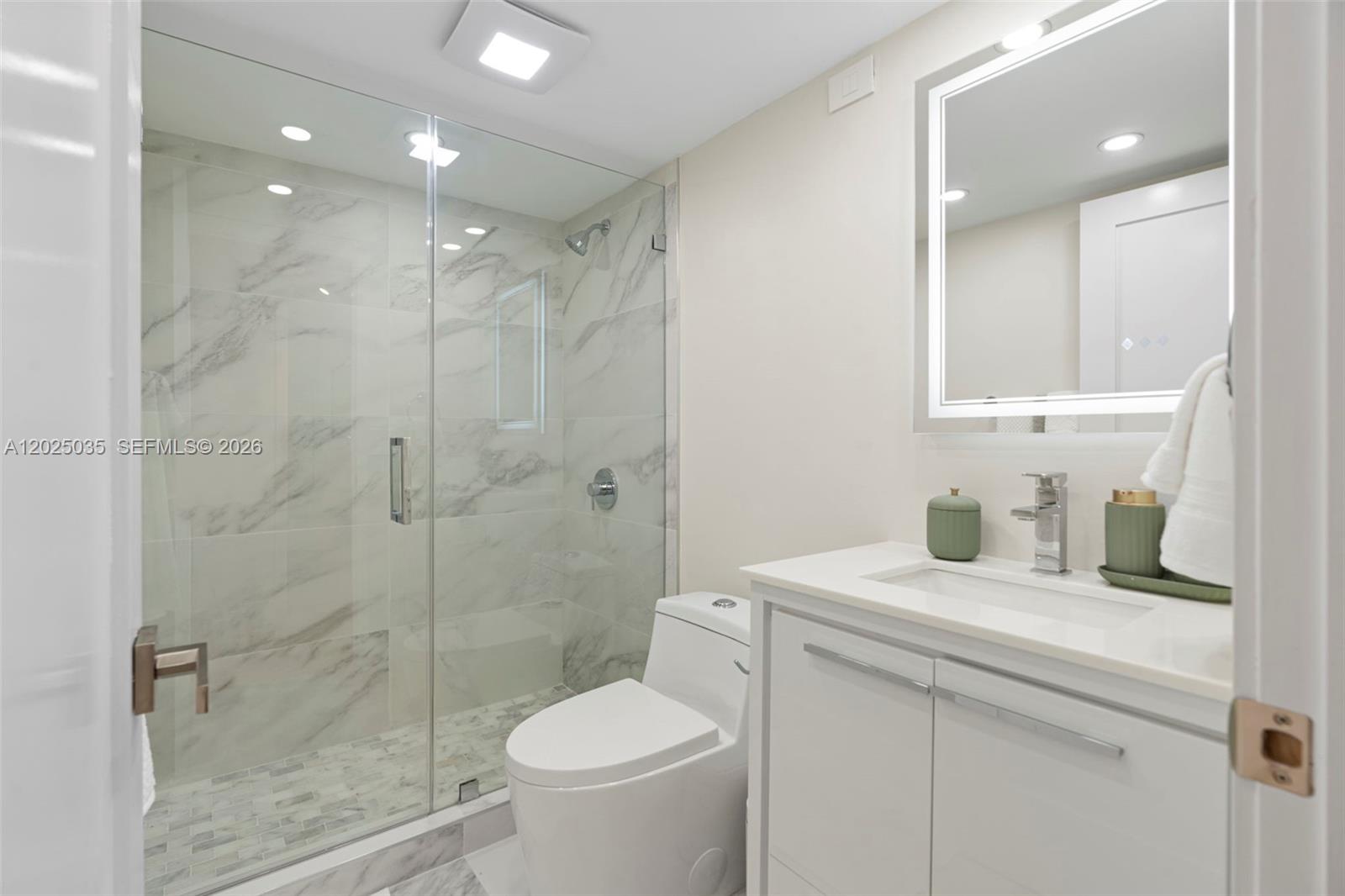 155 Ocean Lane Dr #205, Key Biscayne FL 33149