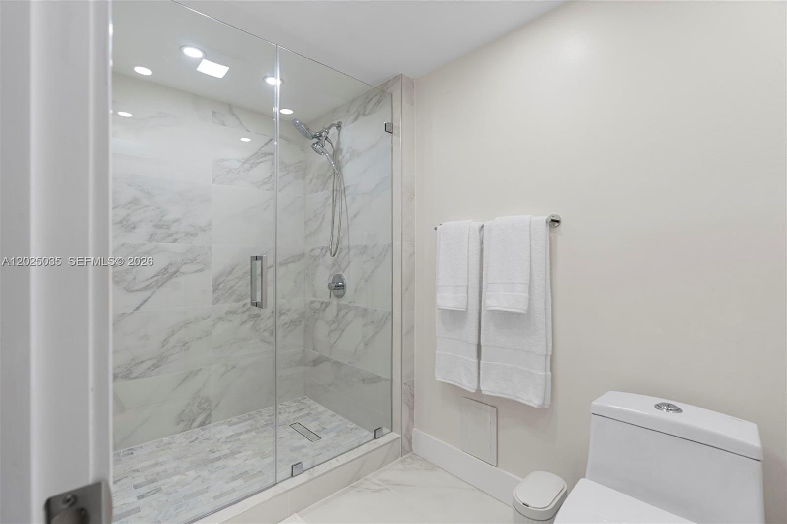 155 Ocean Lane Dr #205, Key Biscayne FL 33149