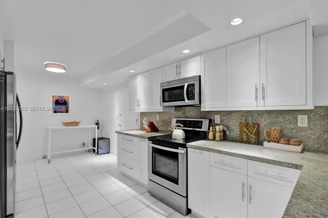 1121 Crandon Blvd #E604, Key Biscayne FL 33149