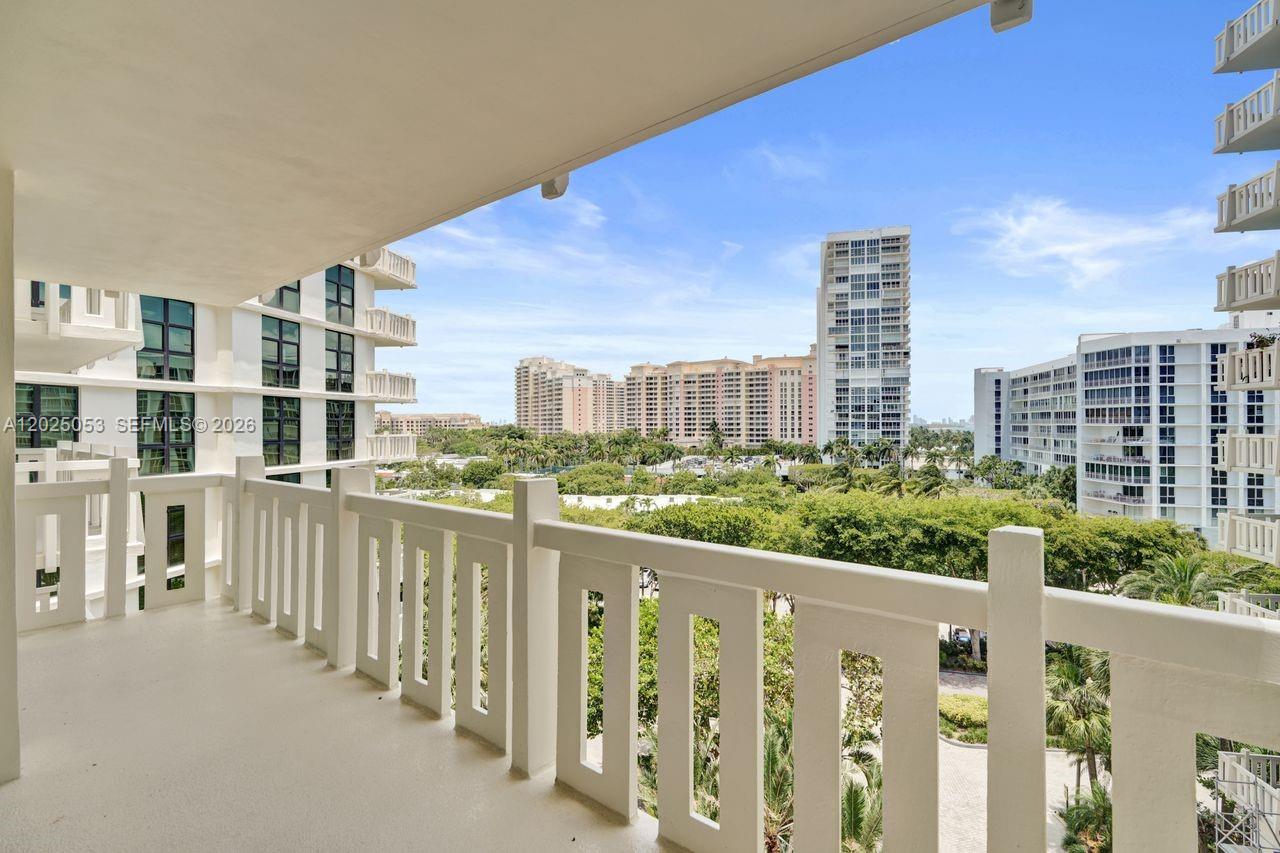 1121 Crandon Blvd #E604, Key Biscayne FL 33149
