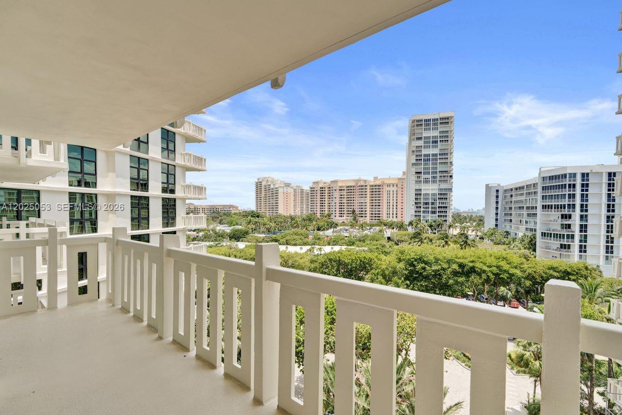 1121 Crandon Blvd #E604, Key Biscayne FL 33149