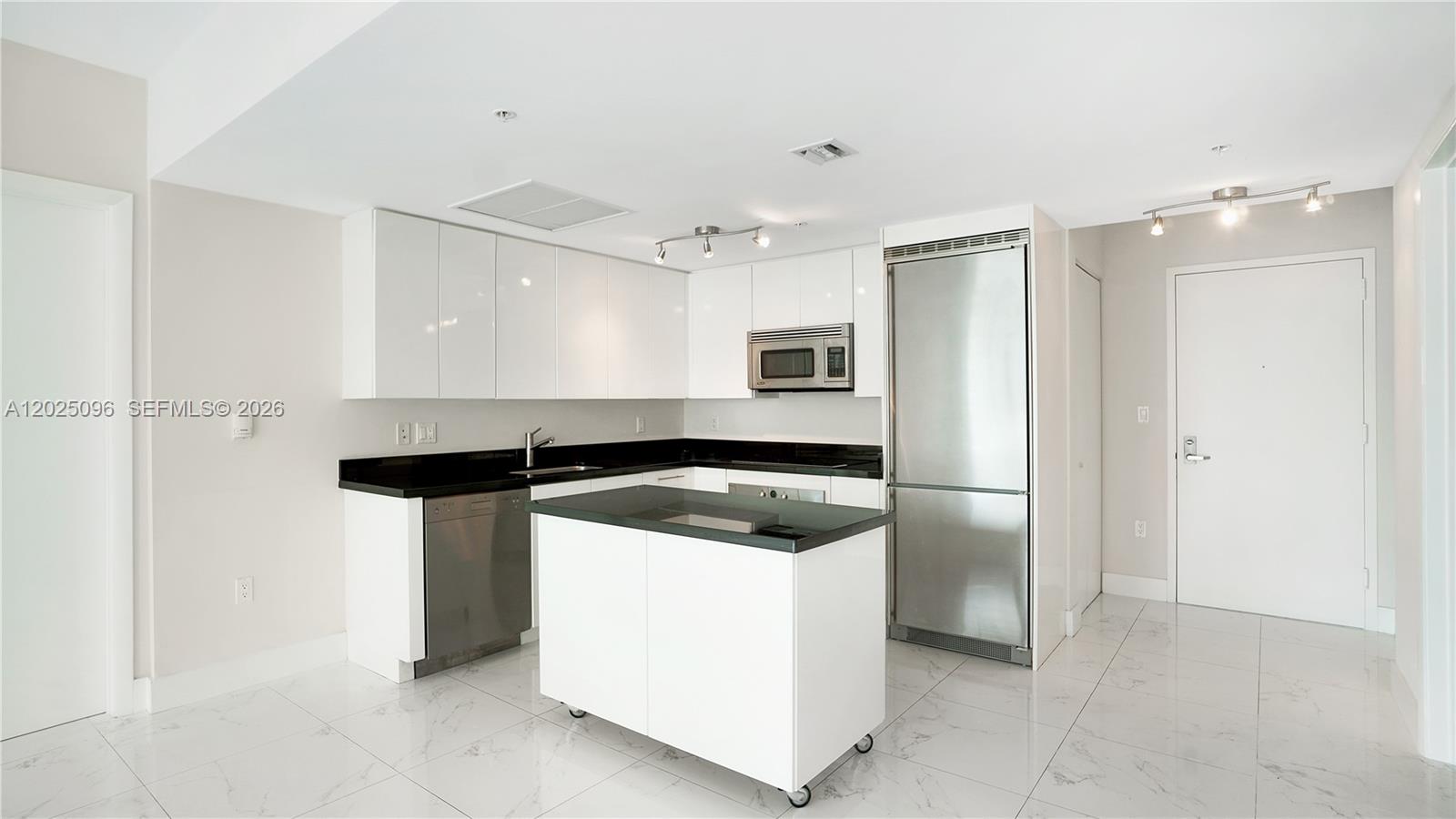 92 SW 3rd St #1803, Miami FL 33130