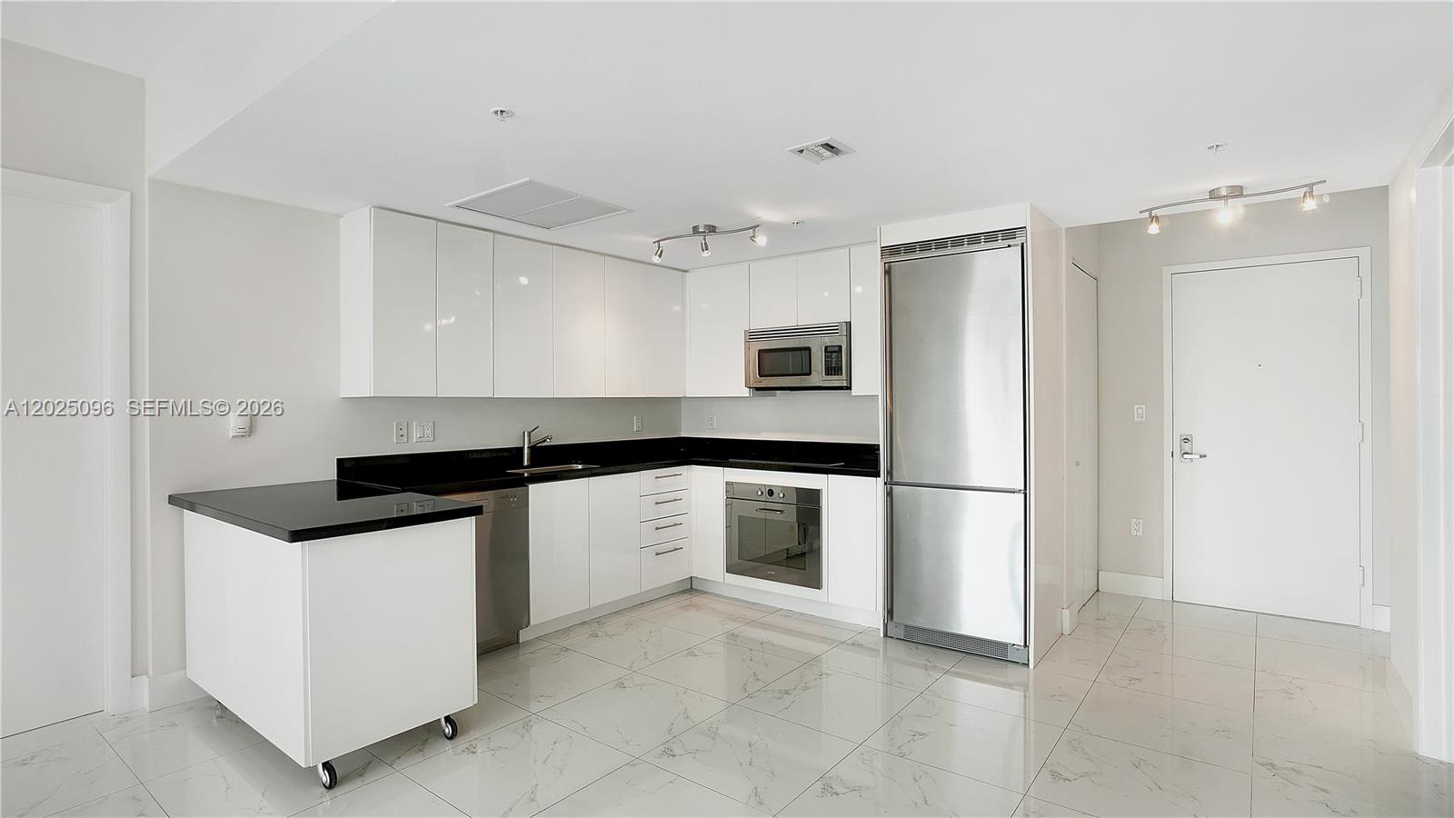 92 SW 3rd St #1803, Miami FL 33130