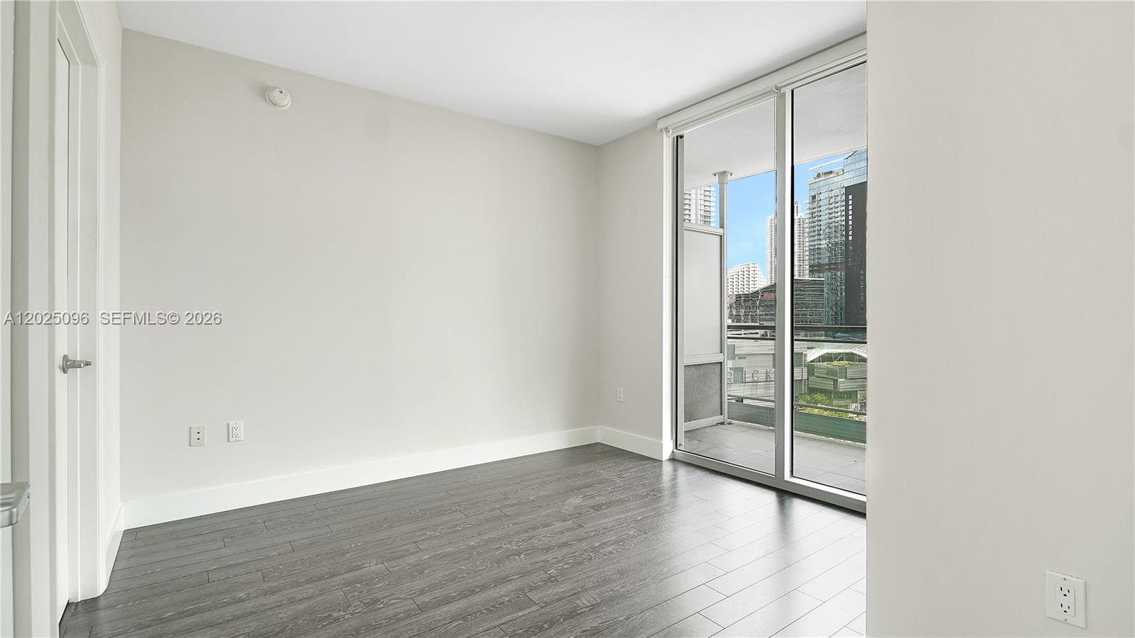 92 SW 3rd St #1803, Miami FL 33130