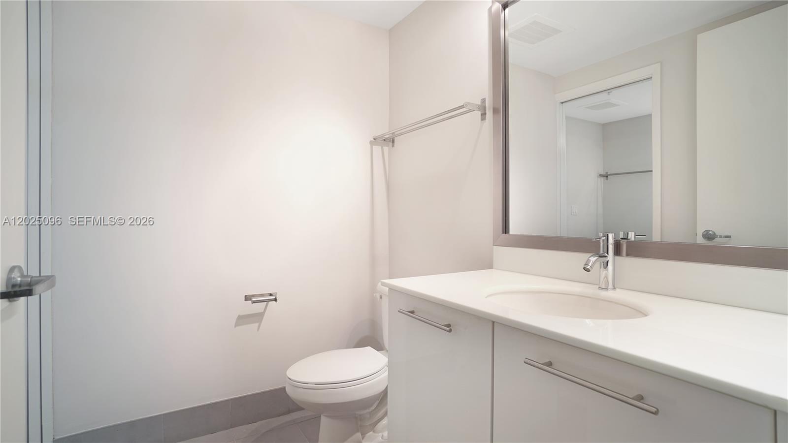 92 SW 3rd St #1803, Miami FL 33130