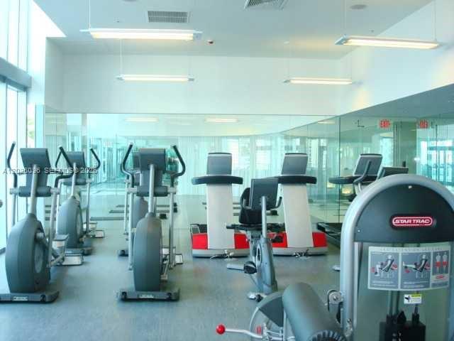 92 SW 3rd St #1803, Miami FL 33130