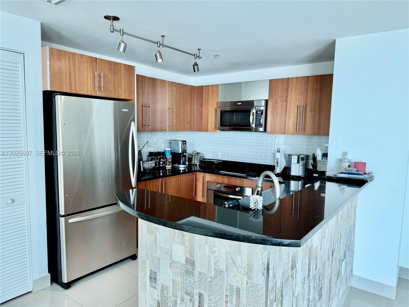 300 S Biscayne Blvd #1810, Miami FL 33131