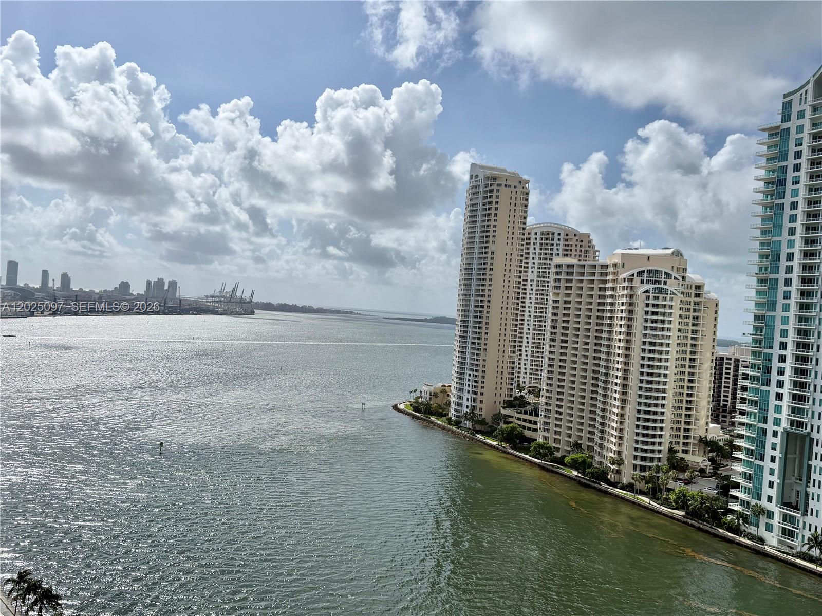 300 S Biscayne Blvd #1810, Miami FL 33131
