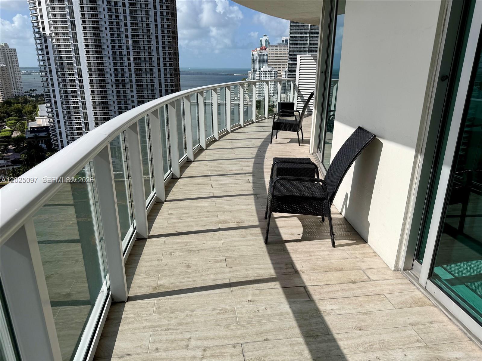 300 S Biscayne Blvd #1810, Miami FL 33131