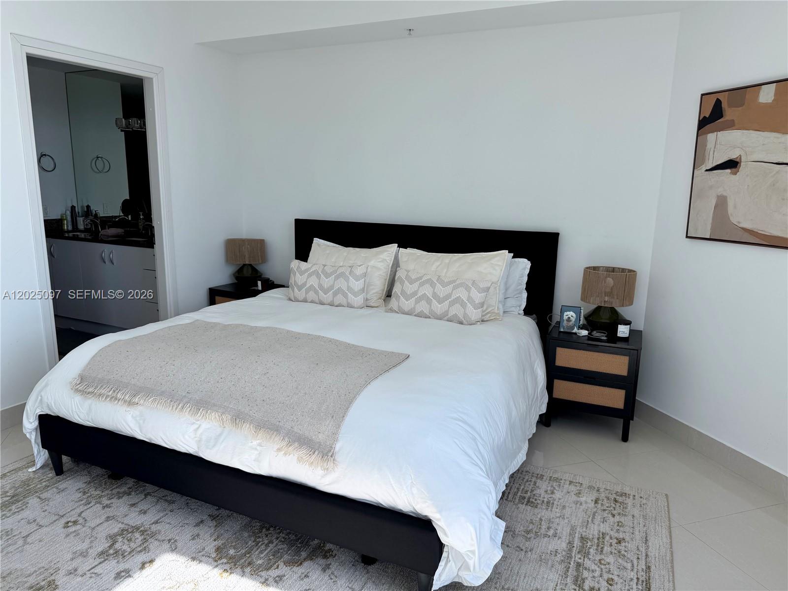 300 S Biscayne Blvd #1810, Miami FL 33131