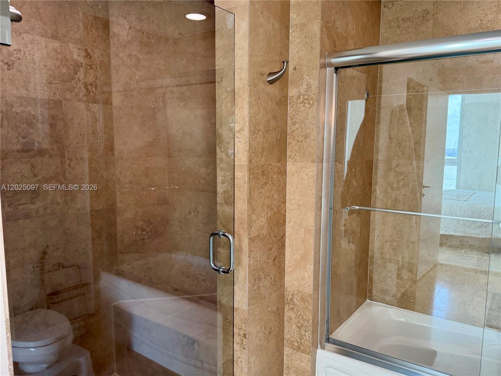 300 S Biscayne Blvd #1810, Miami FL 33131