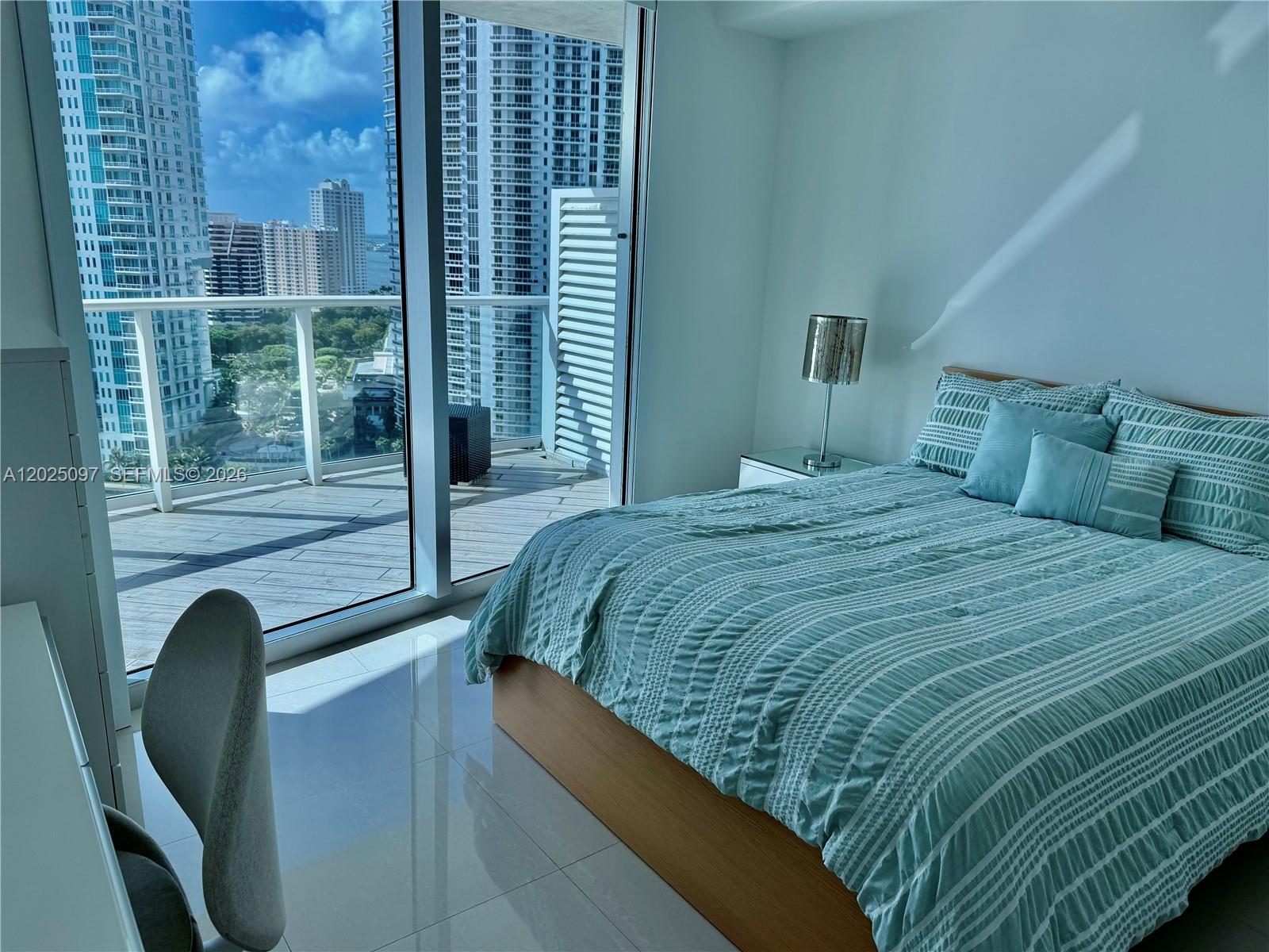 300 S Biscayne Blvd #1810, Miami FL 33131