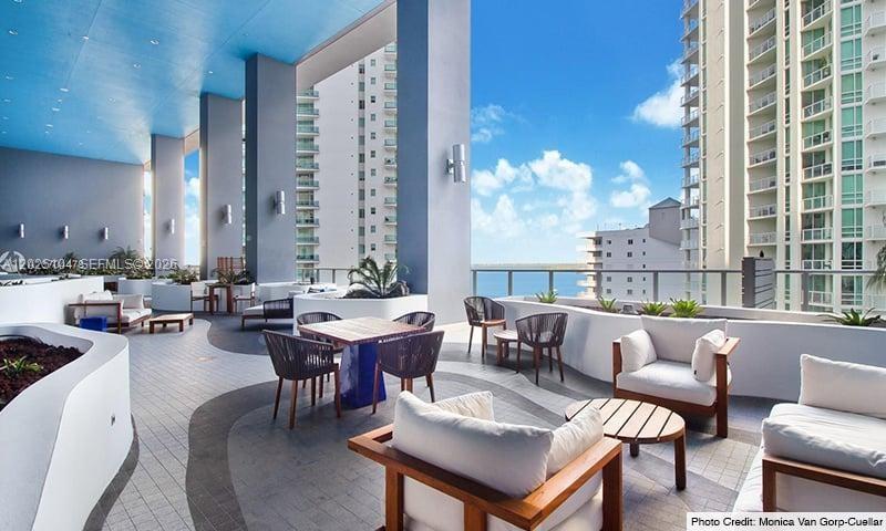 1300 Brickell Bay Dr #3402, Miami FL 33131