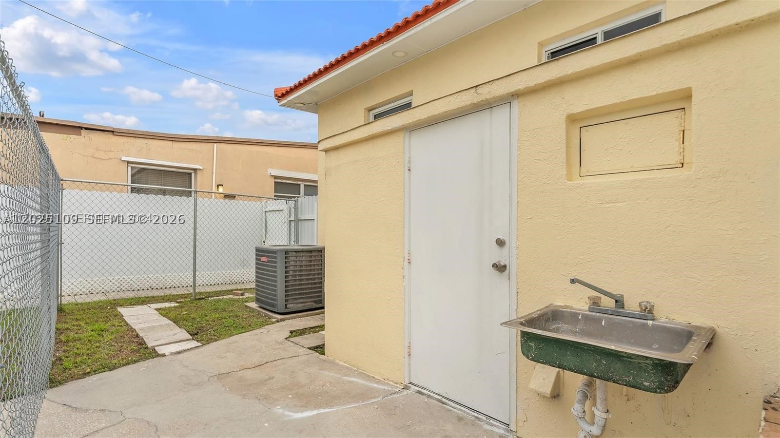3375 SW 1st St, Miami FL 33135