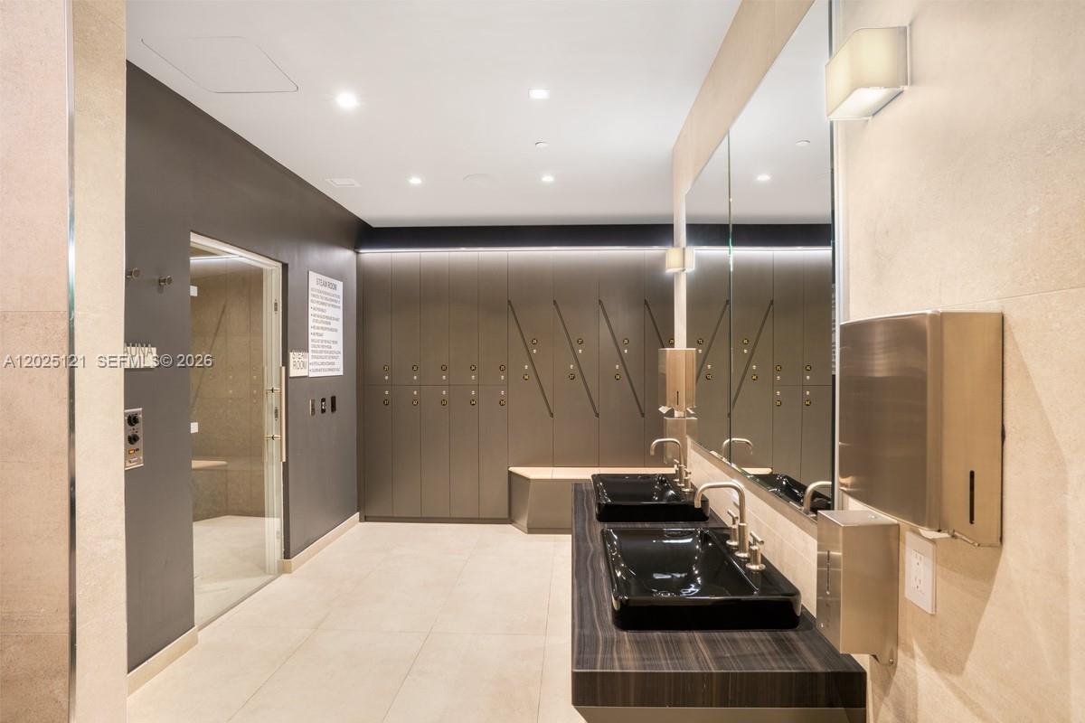 1000 Brickell Plz #4503, Miami FL 33131