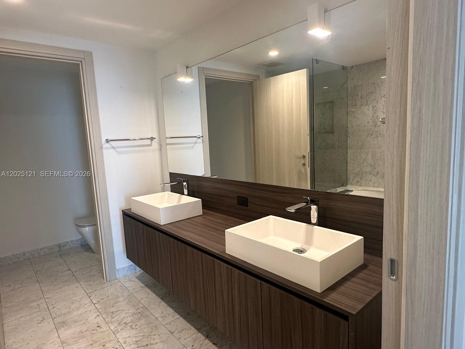1000 Brickell Plz #4503, Miami FL 33131