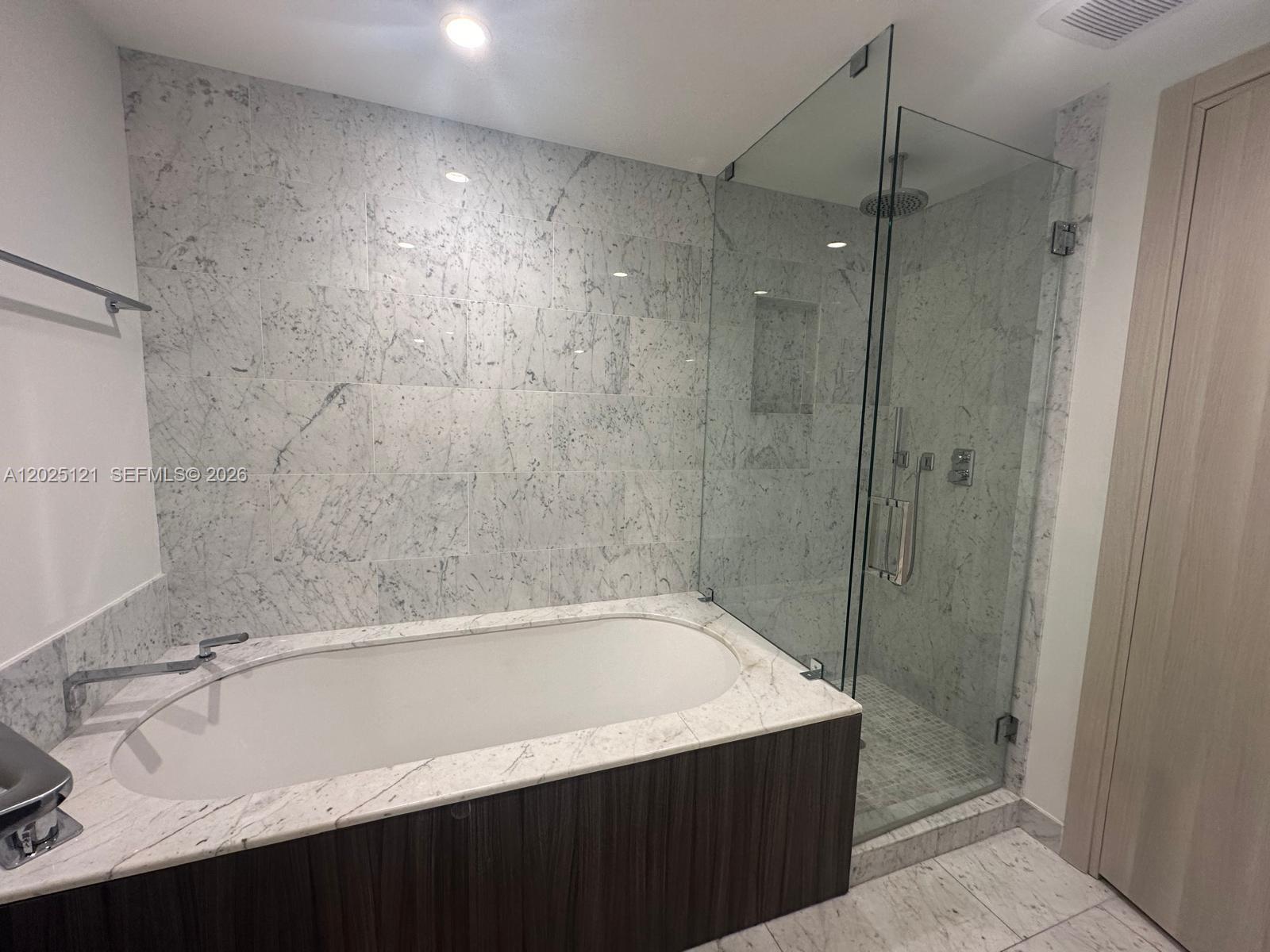 1000 Brickell Plz #4503, Miami FL 33131