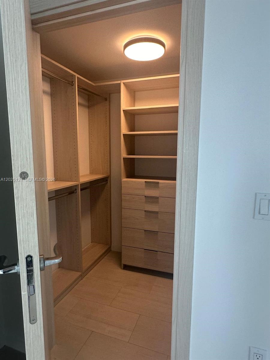 1000 Brickell Plz #4503, Miami FL 33131