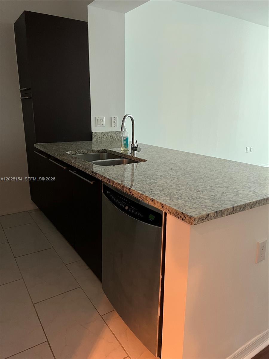 950 Brickell Bay Dr #2303, Miami FL 33131