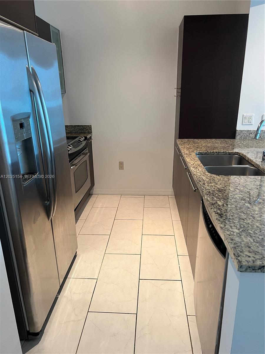 950 Brickell Bay Dr #2303, Miami FL 33131