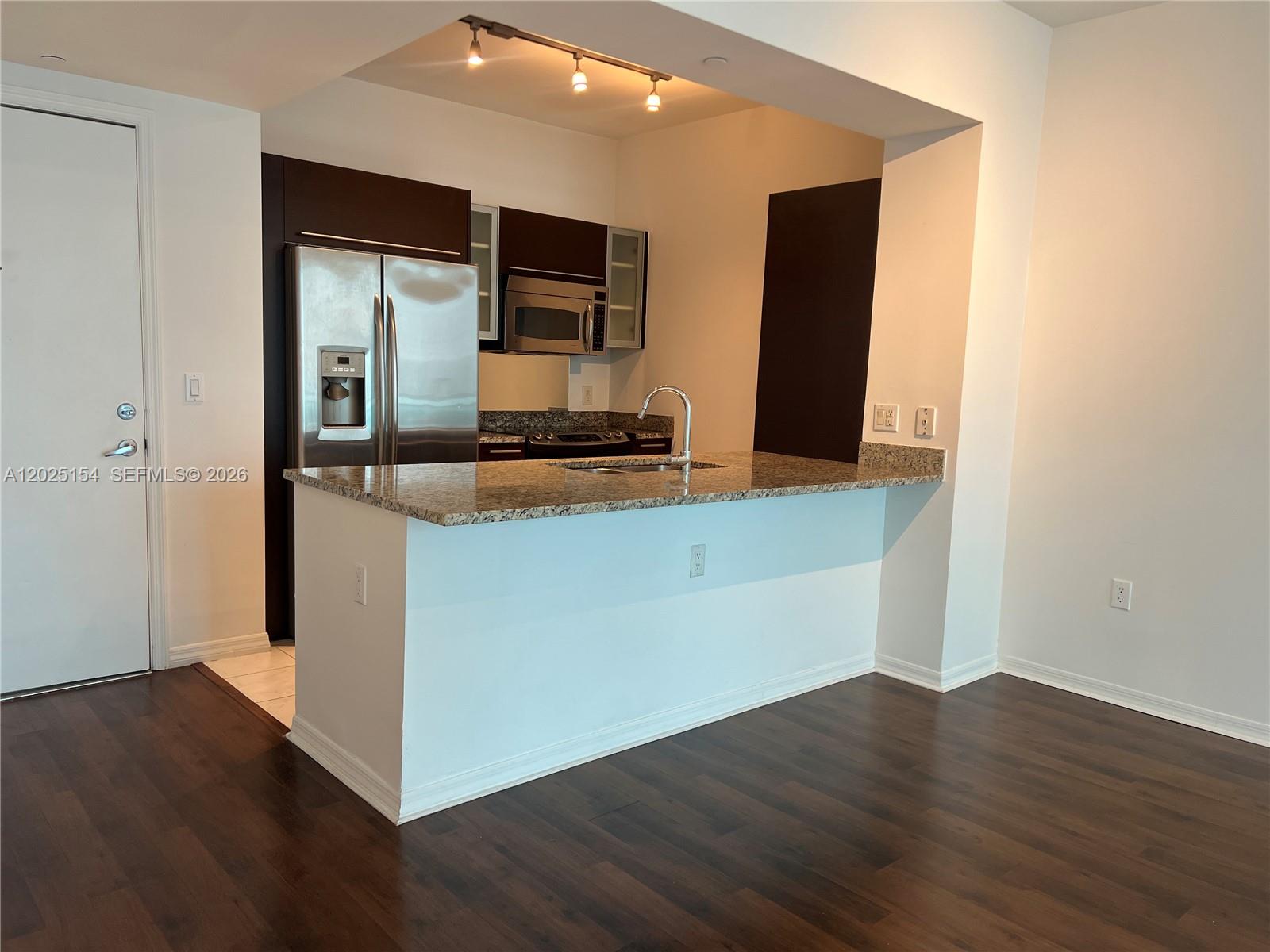 950 Brickell Bay Dr #2303, Miami FL 33131