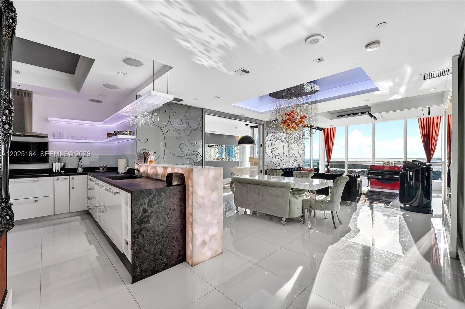 100 S Pointe Dr #3002, Miami Beach FL 33139