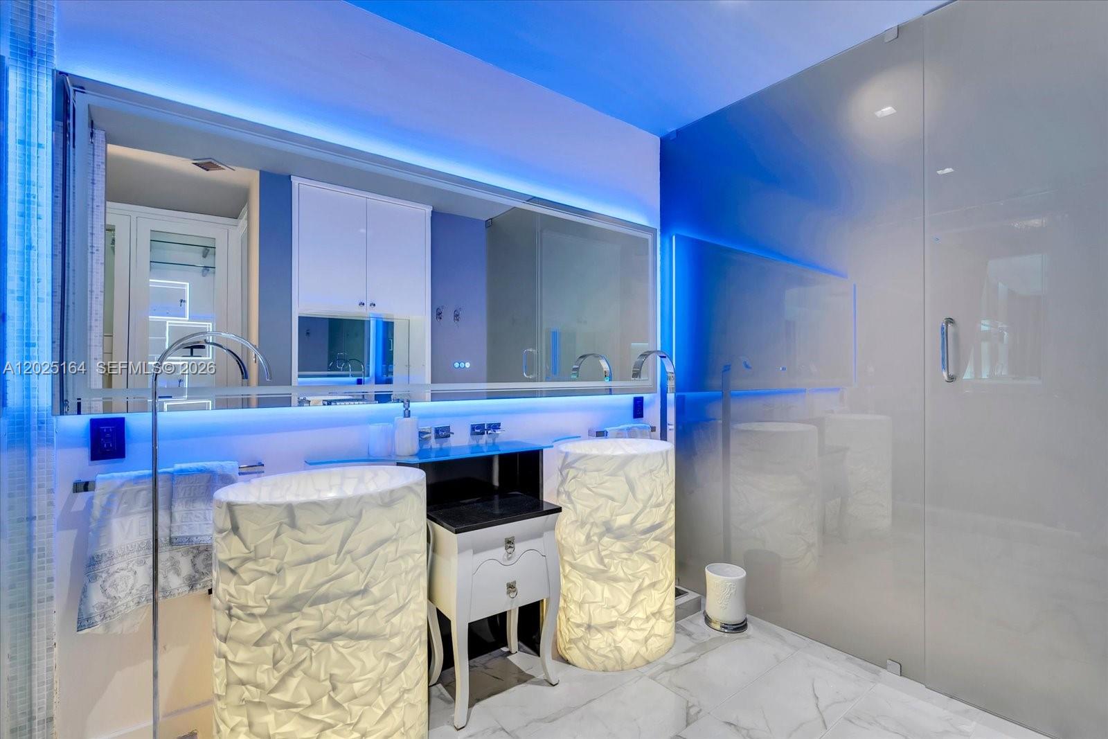 100 S Pointe Dr #3002, Miami Beach FL 33139