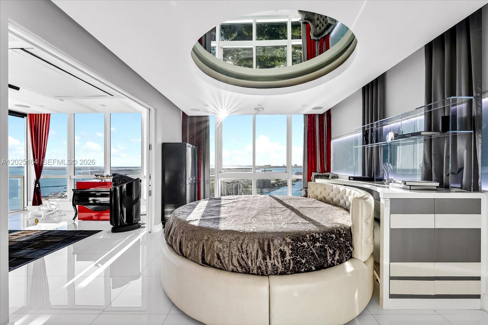 100 S Pointe Dr #3002, Miami Beach FL 33139