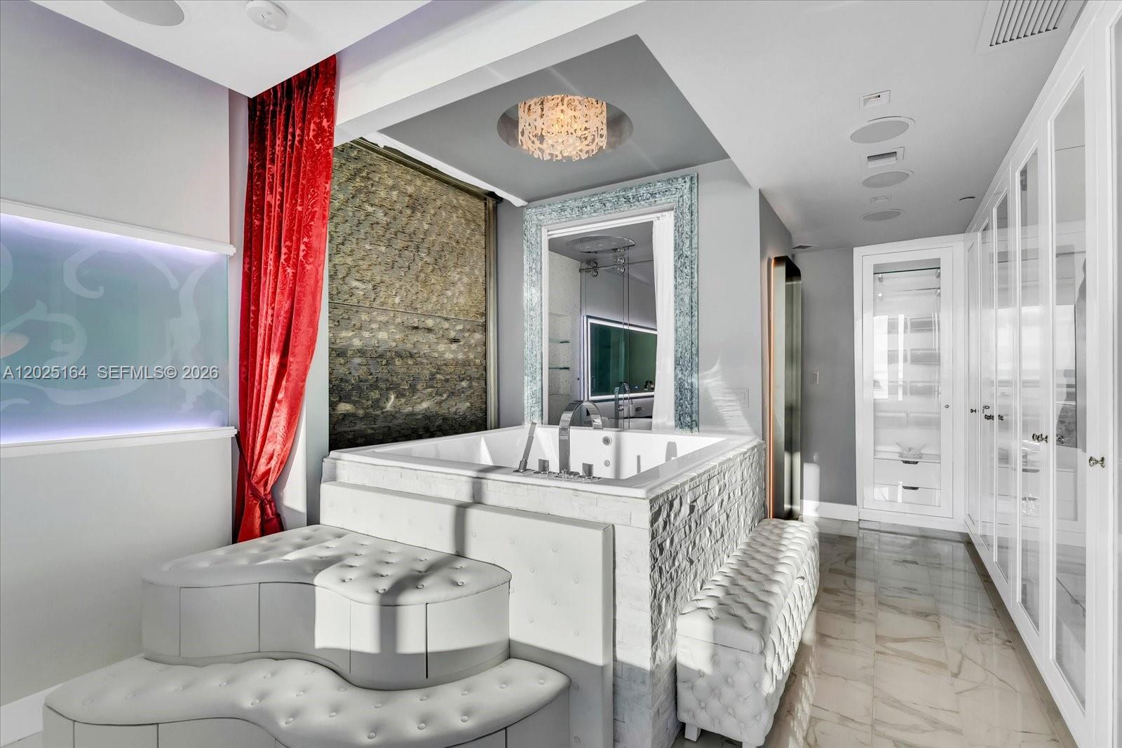100 S Pointe Dr #3002, Miami Beach FL 33139