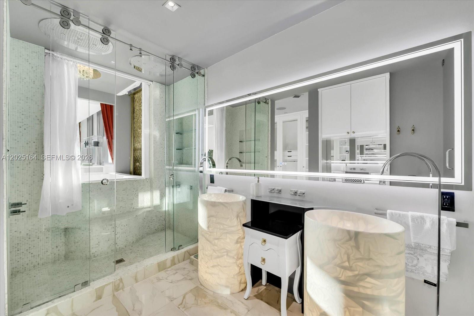 100 S Pointe Dr #3002, Miami Beach FL 33139
